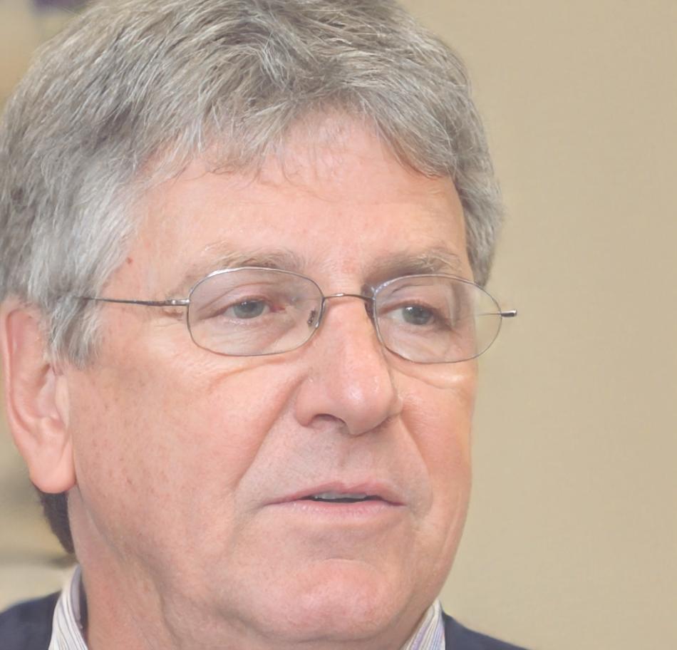 Portrait de Théo Laurent, consultant en développement professionnel beauté